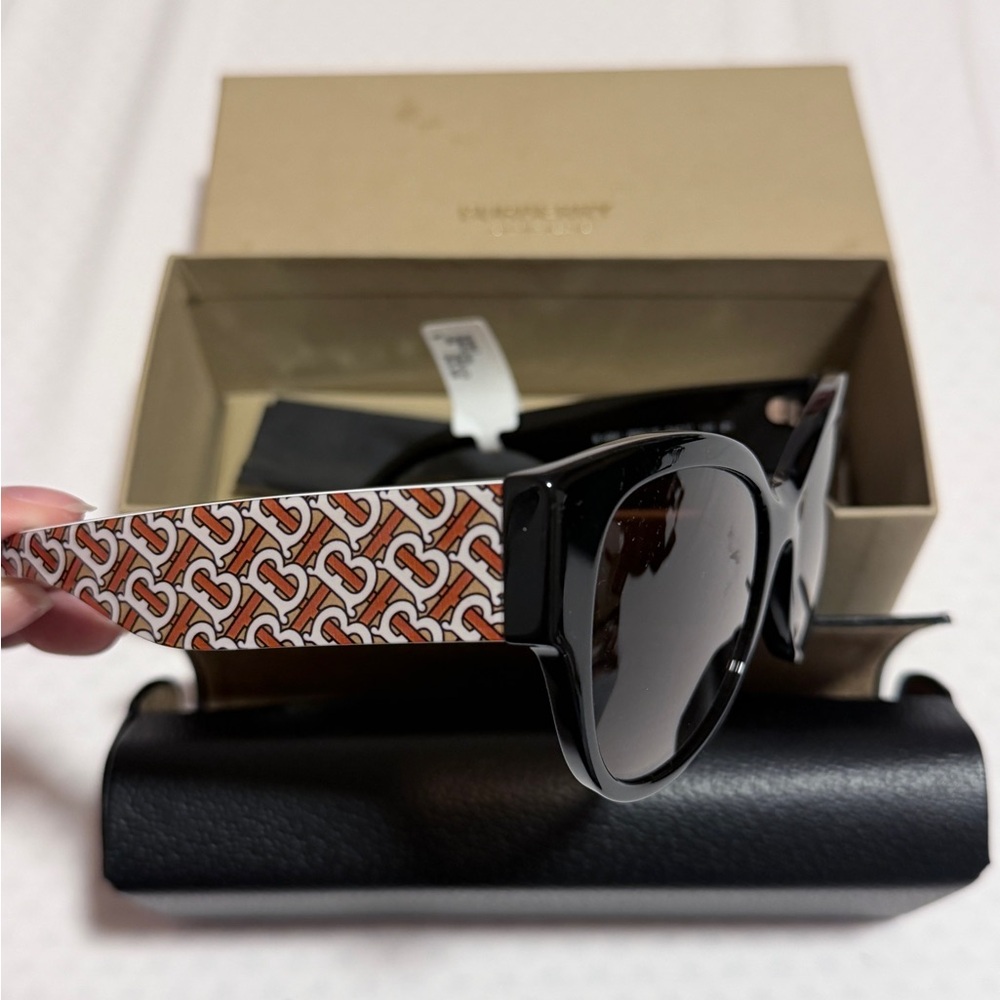 Burberry Black Sunglasses